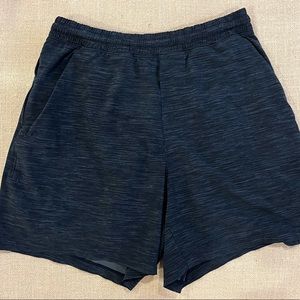 Men’s Lululemon Pace Breaker 5 inch lines shorts size S